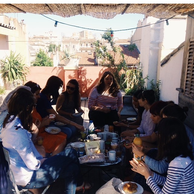 rooftop breakfast kind of morning 🌴☀️ #evjfnono #marseille